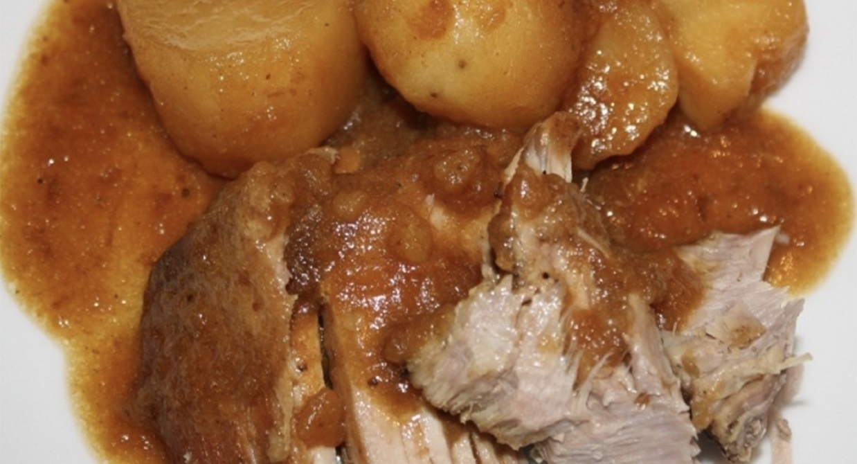 Recipe: roast pork with yellow potatoes.